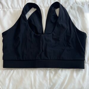 Sleek Black Sports Bra for Women